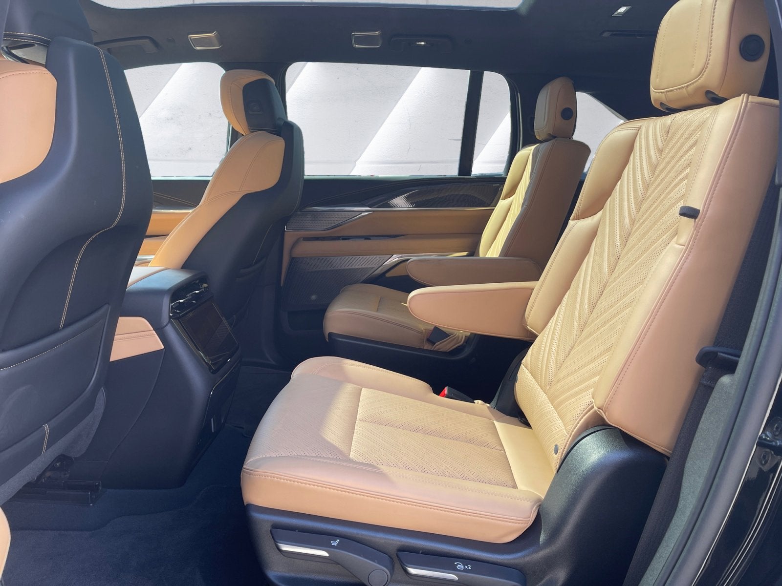 2025 Cadillac ESCALADE IQ Luxury 2