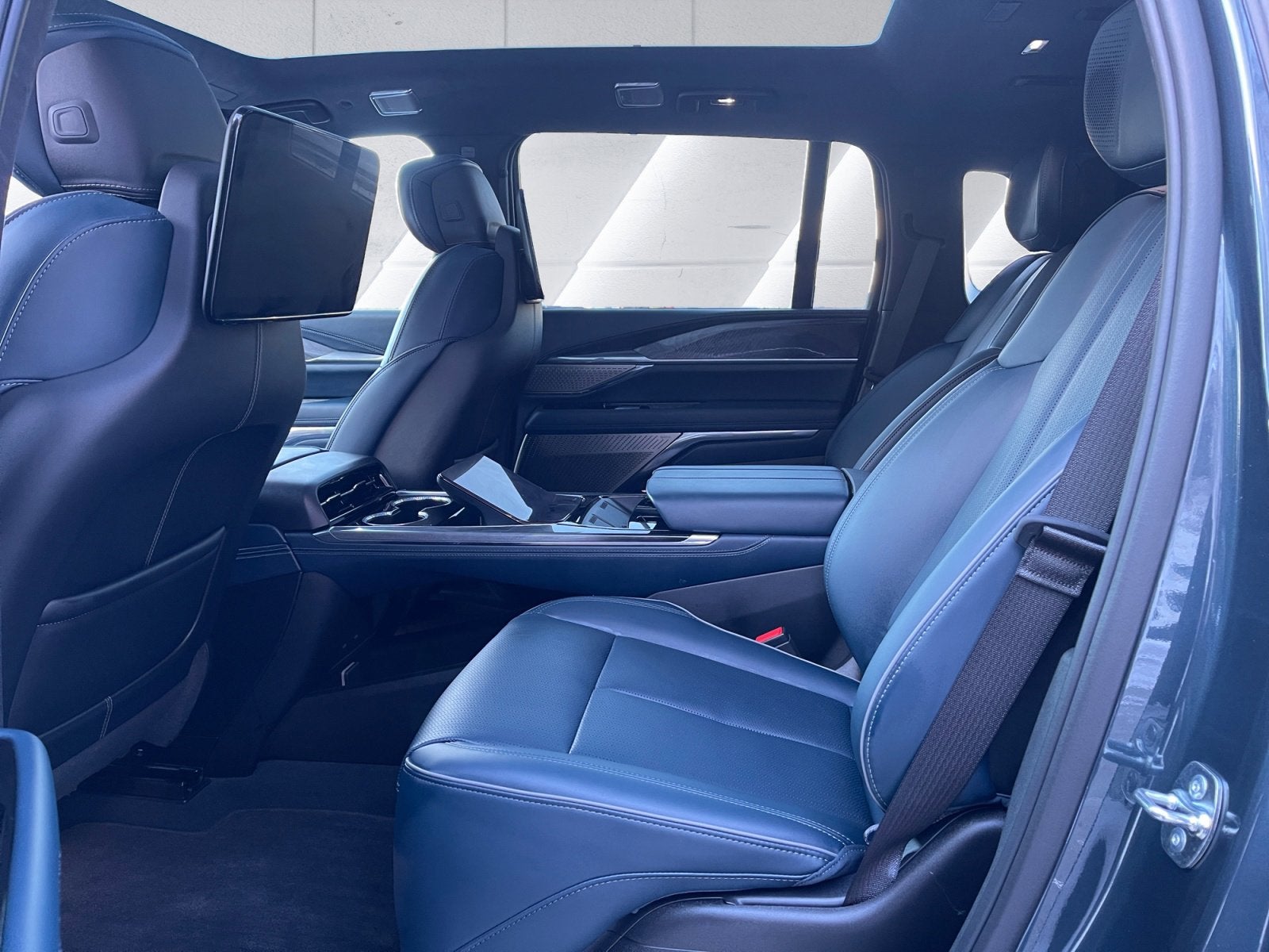 2025 Cadillac ESCALADE IQ Luxury 2