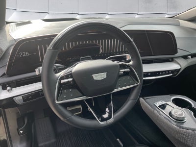 2025 Cadillac OPTIQ Luxury 2