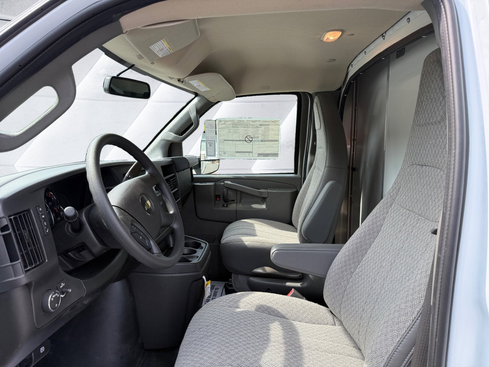 2025 Chevrolet Express Cutaway 3500 1WT Dejana Duracube II Cargo Body