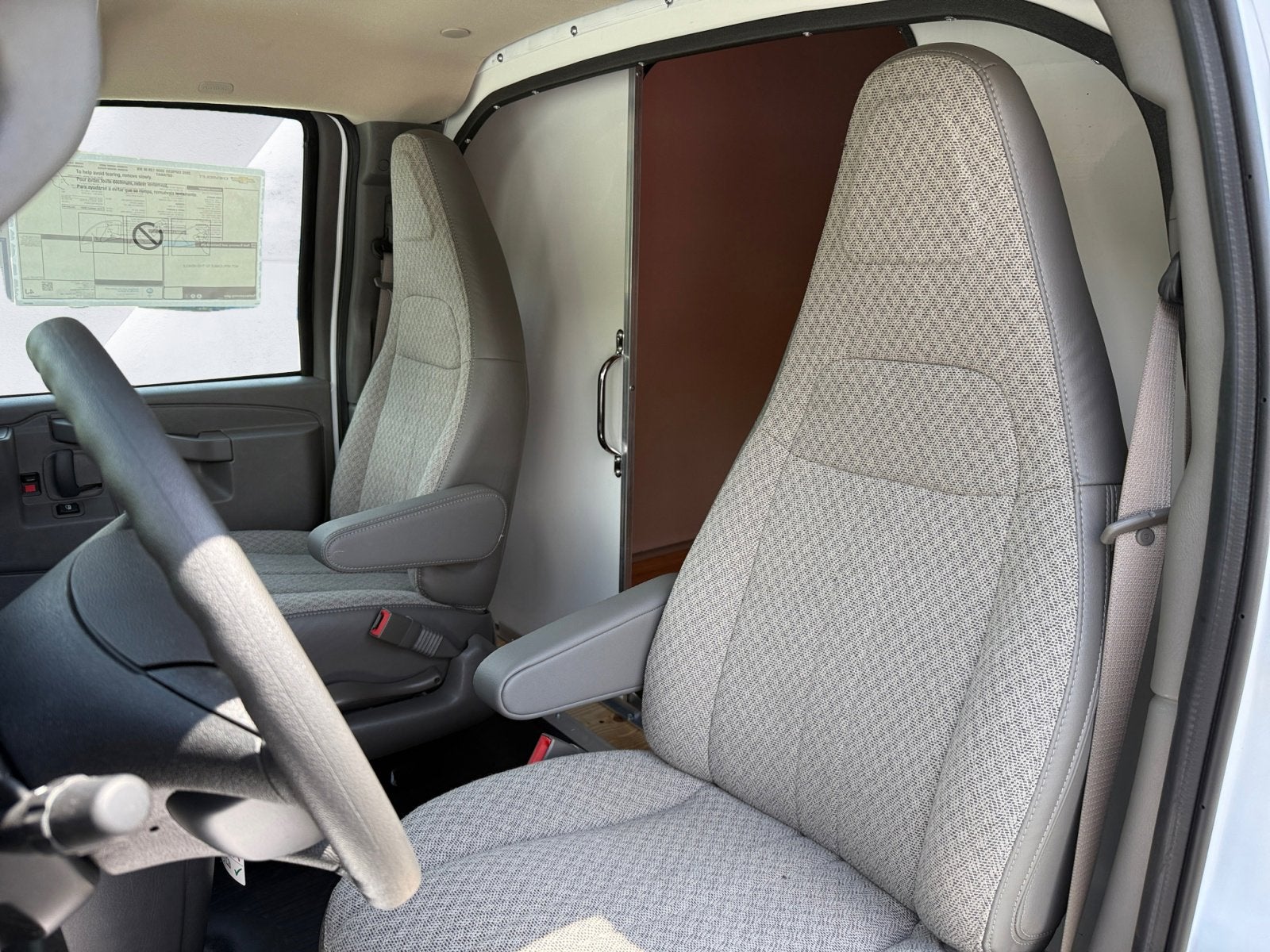 2025 Chevrolet Express Cutaway 3500 1WT Dejana Duracube II Cargo Body