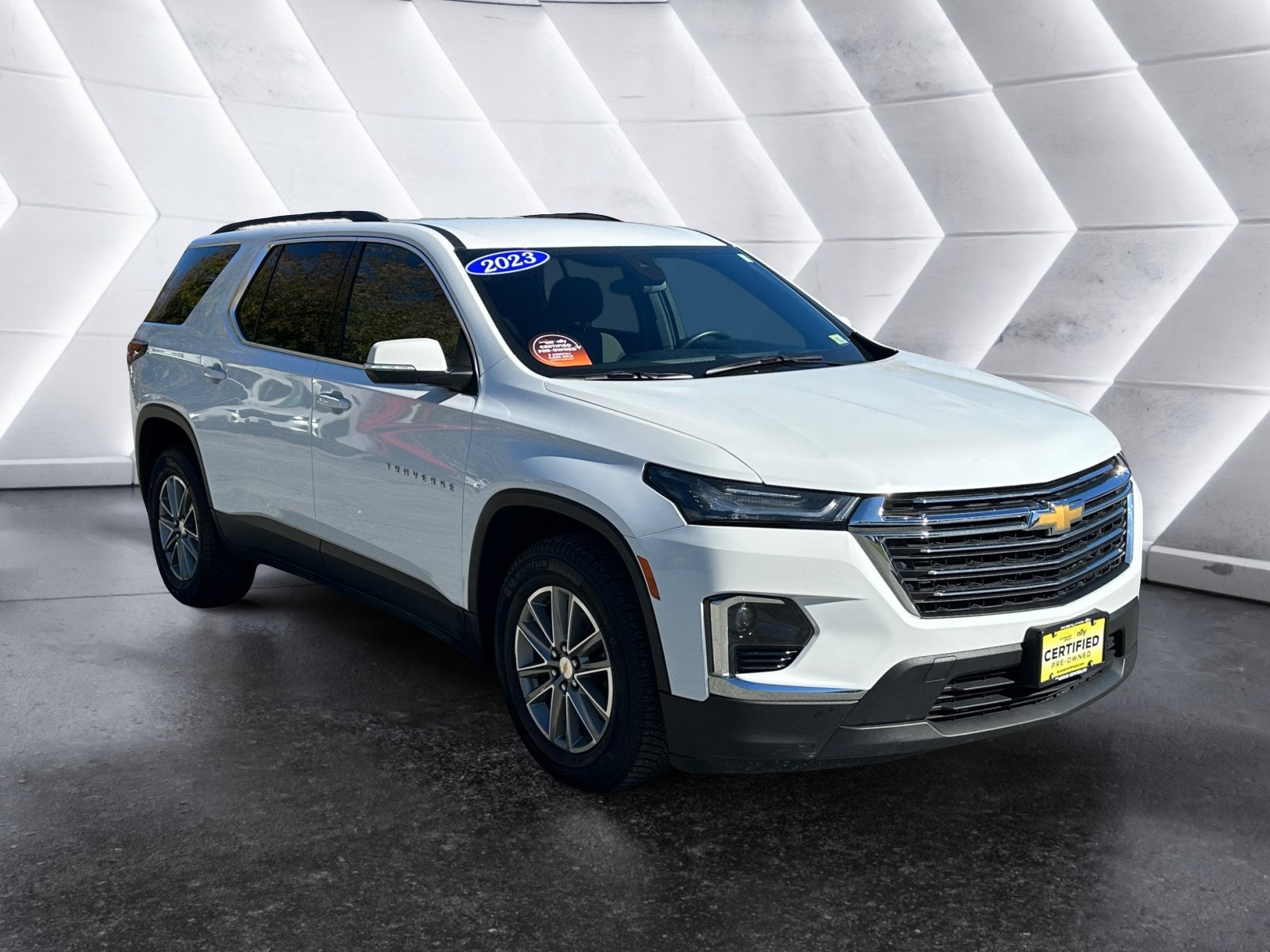 2023 Chevrolet Traverse LT Cloth