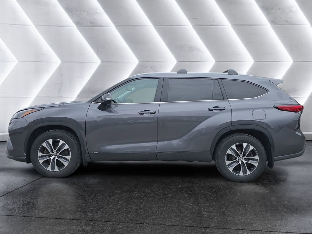2022 Toyota Highlander Hybrid XLE