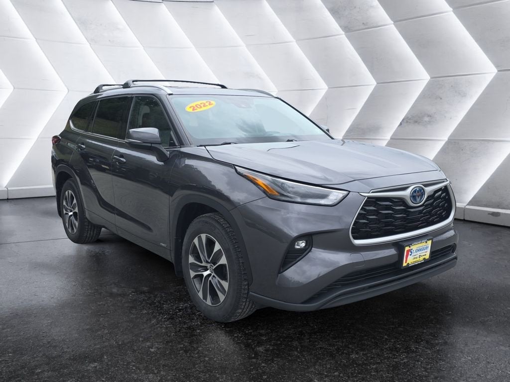 2022 Toyota Highlander Hybrid XLE
