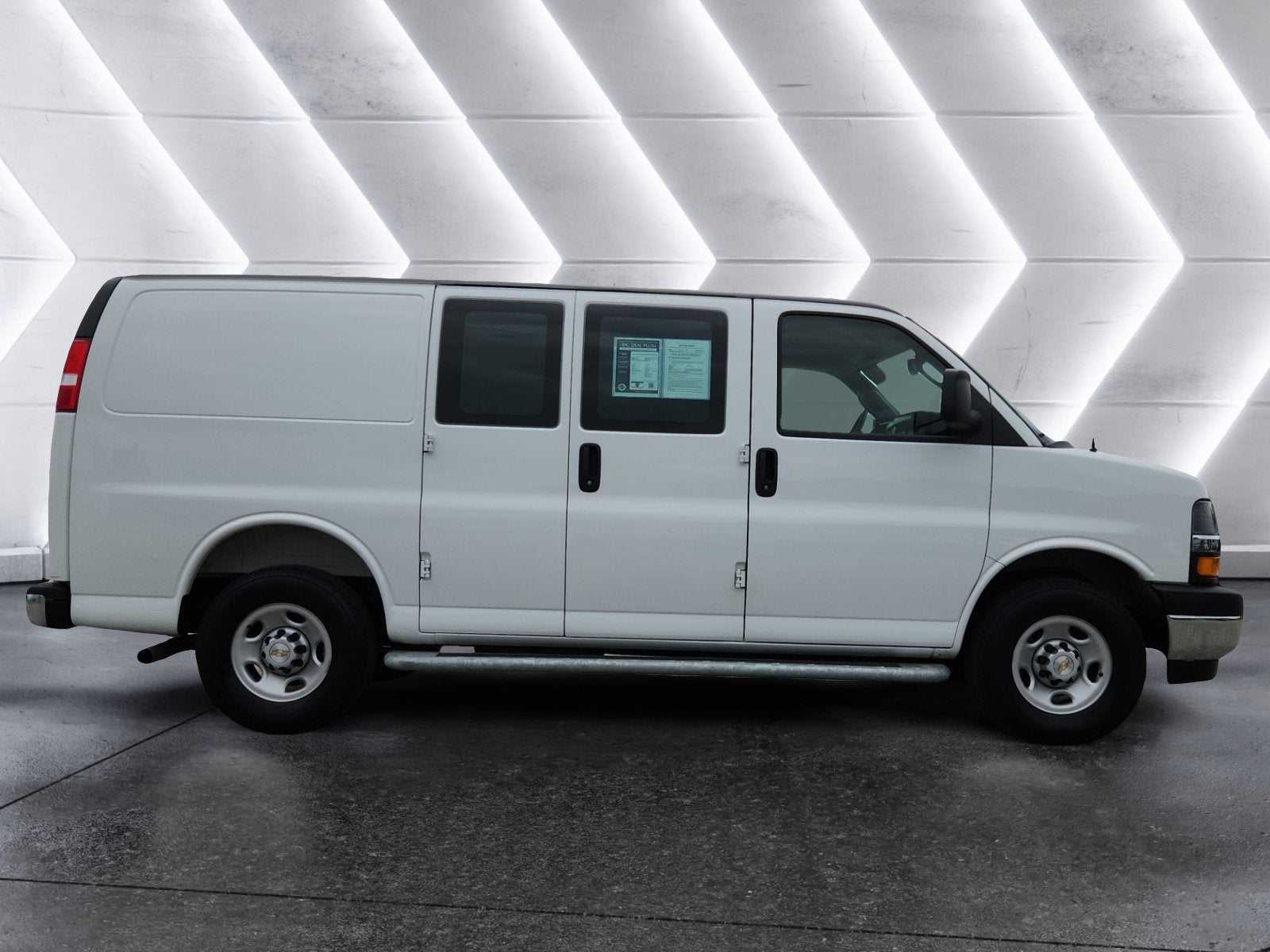 2025 Chevrolet Express Cargo WT