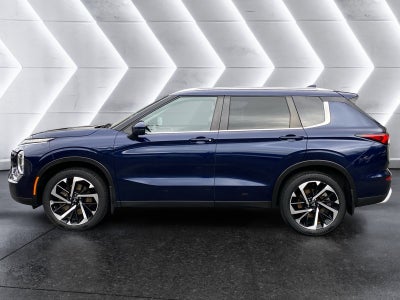 2022 Mitsubishi Outlander Base