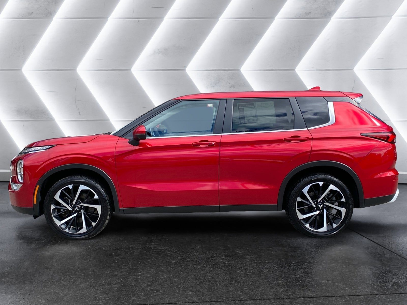 2023 Mitsubishi Outlander Base