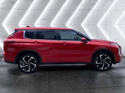 2023 Mitsubishi Outlander Base