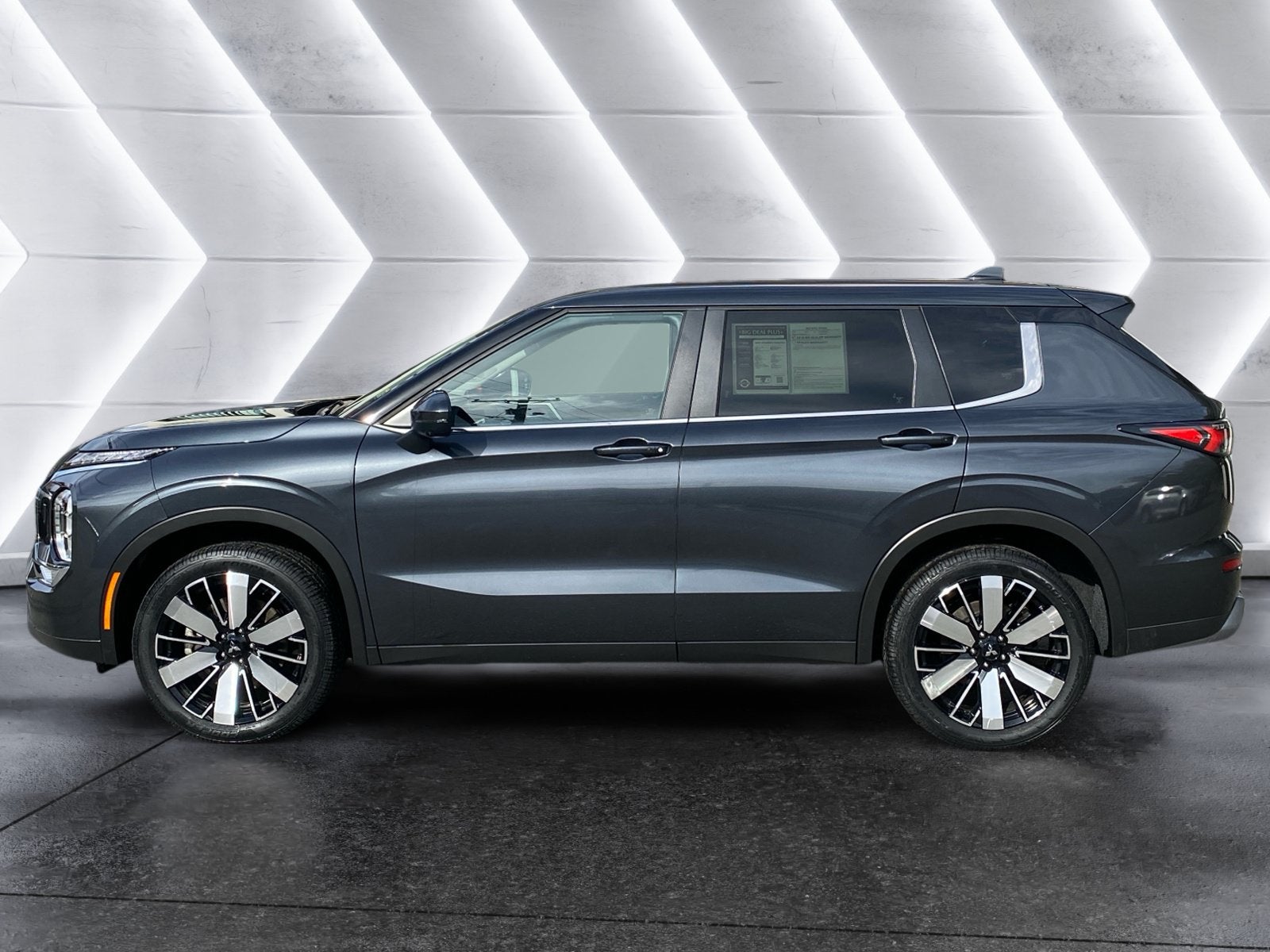 2025 Mitsubishi Outlander Base