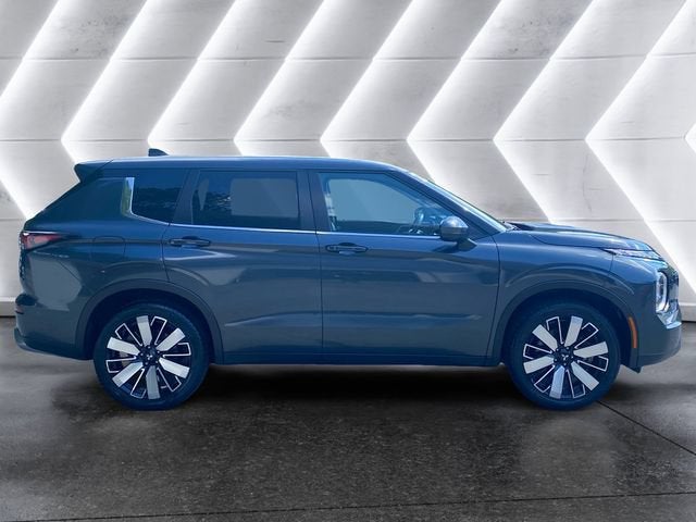 2025 Mitsubishi Outlander Base