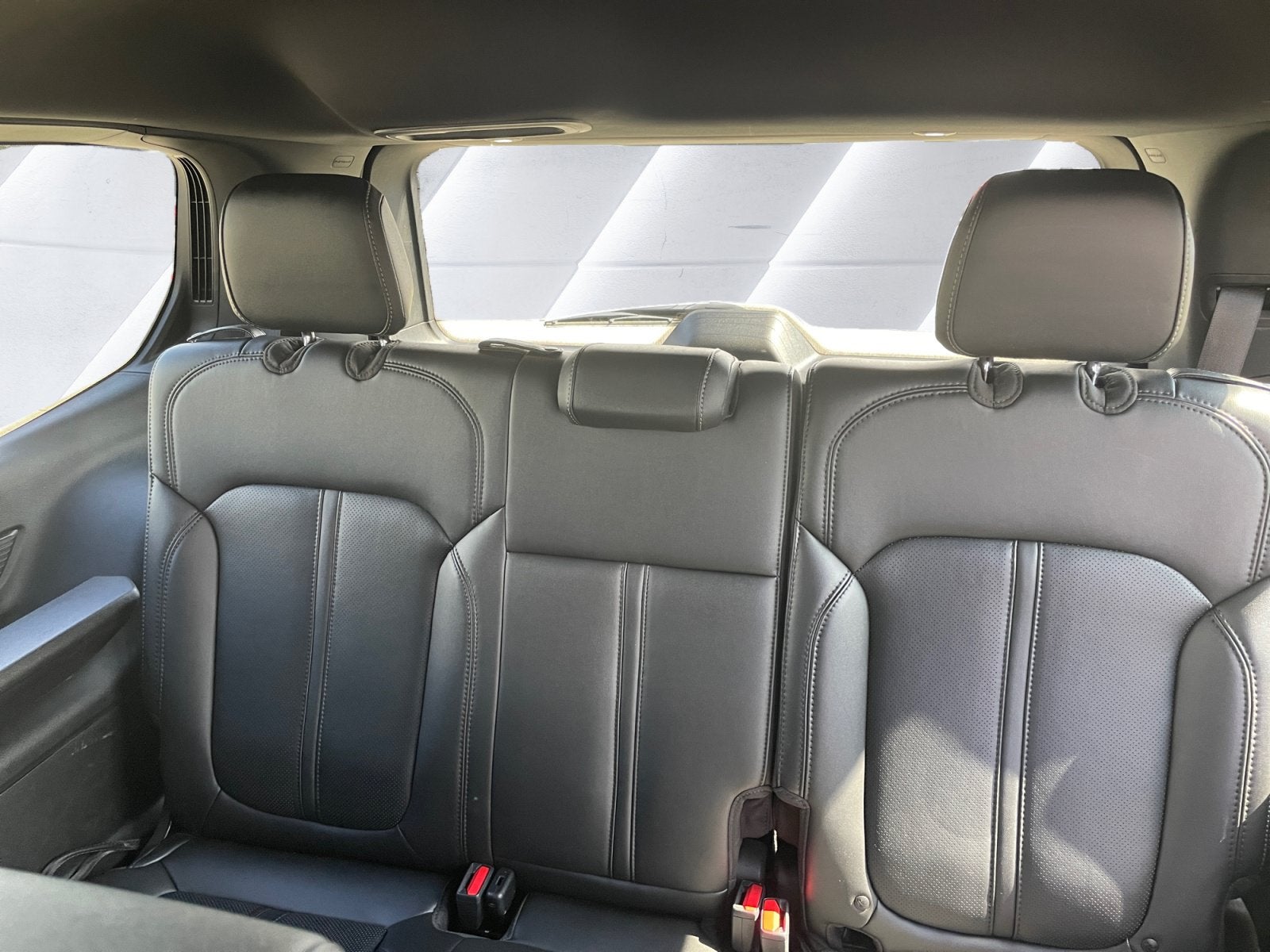 2023 Jeep Wagoneer Base