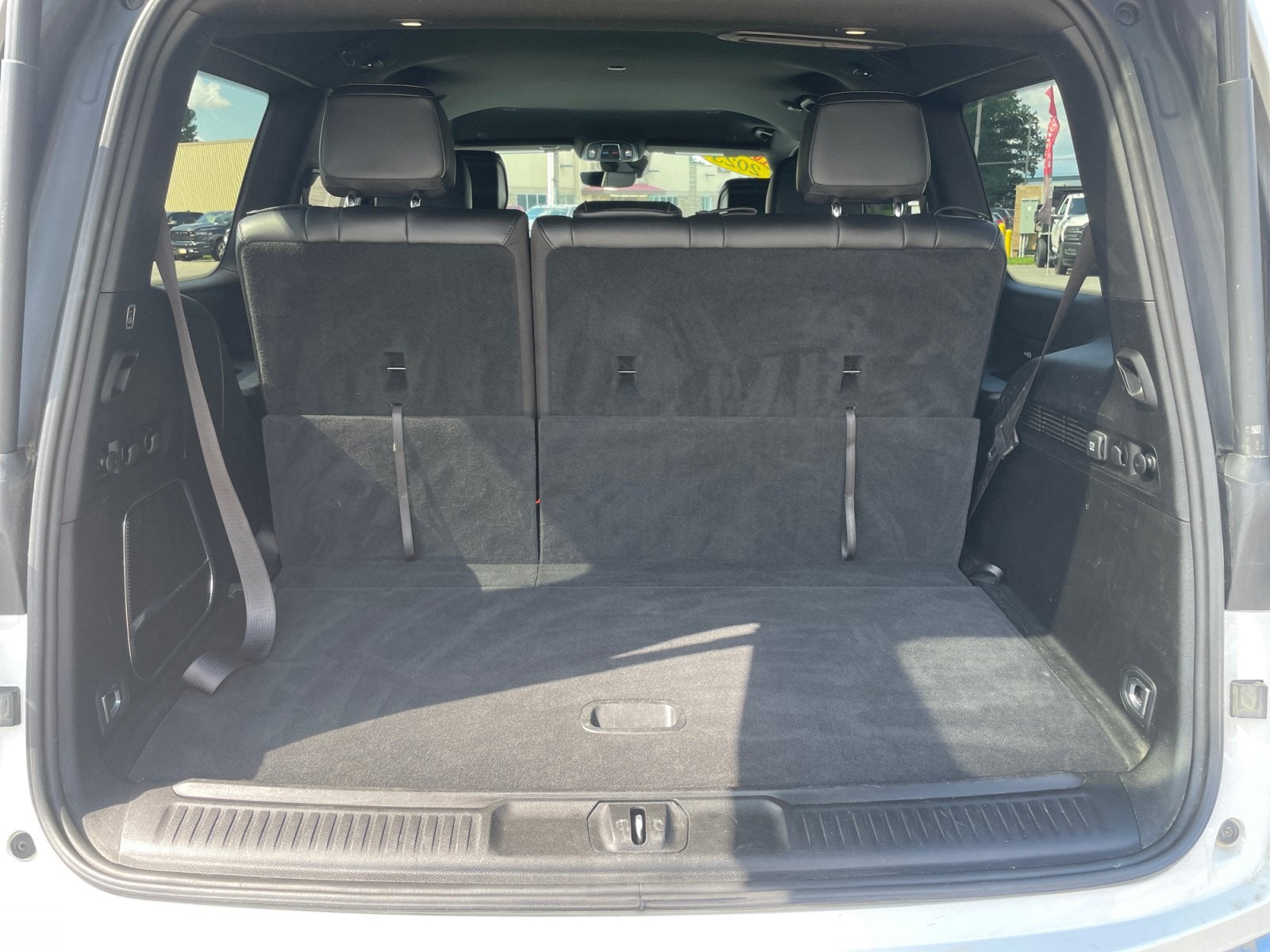 2023 Jeep Wagoneer Base