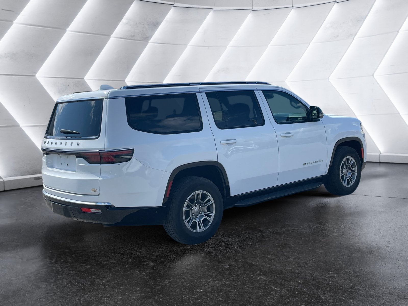 2023 Jeep Wagoneer Base