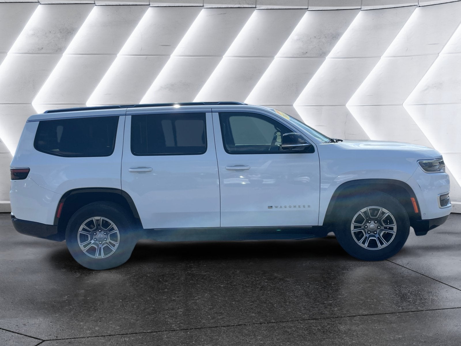 2023 Jeep Wagoneer Base