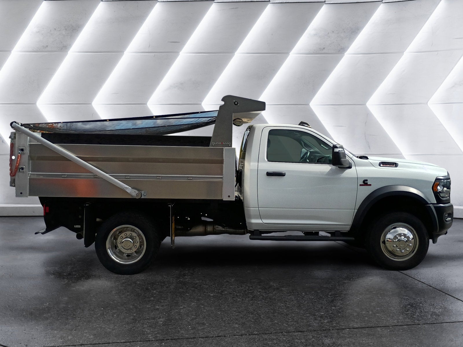 2023 RAM 5500 Chassis Cab Tradesman 60" CA DuraMag Dump